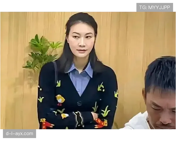 谢杏芳这生活真有趣，球场女神下了场竟然爱逛菜市场？